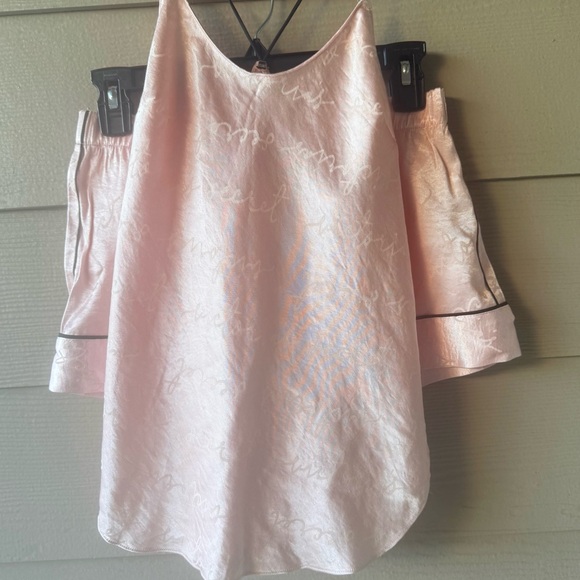 β¨ NEW W/ TAGS Satin Pajama Set β Light Pink β¨ - Picture 3 of 5
